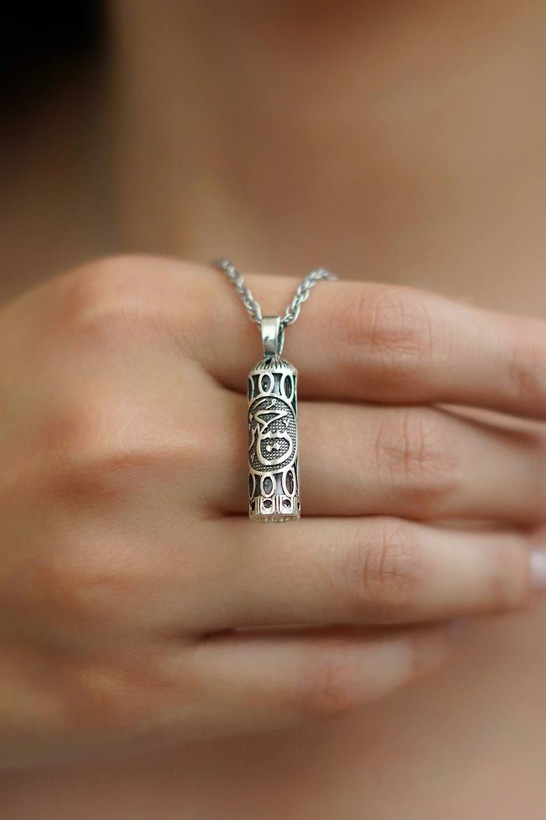 گردنبند جا حرز استوانه ای با حرز امام جواد نقره کد 20487