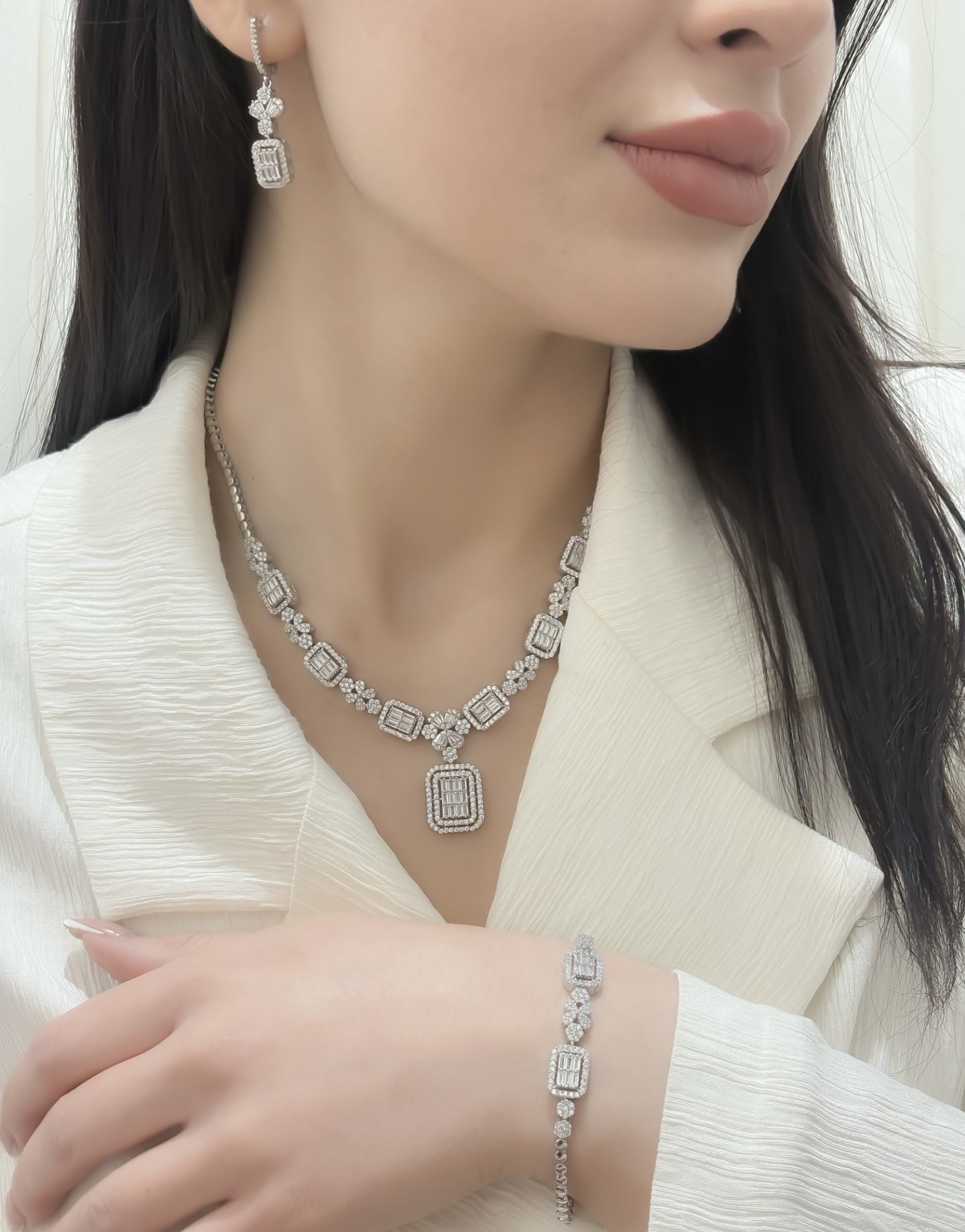 سرویس نقره مجلل امرالدکات جواهری زنانه کد 60850